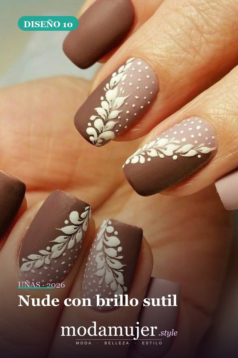 Nude con brillo sutil — 25 impresionantes uñas de invierno para iluminarte