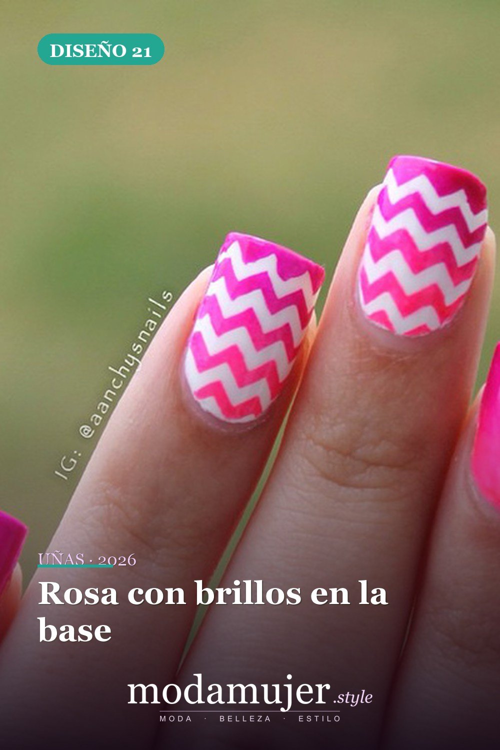 Rosa con brillos en la base — 25 lindos diseños de uñas rosas para niñas