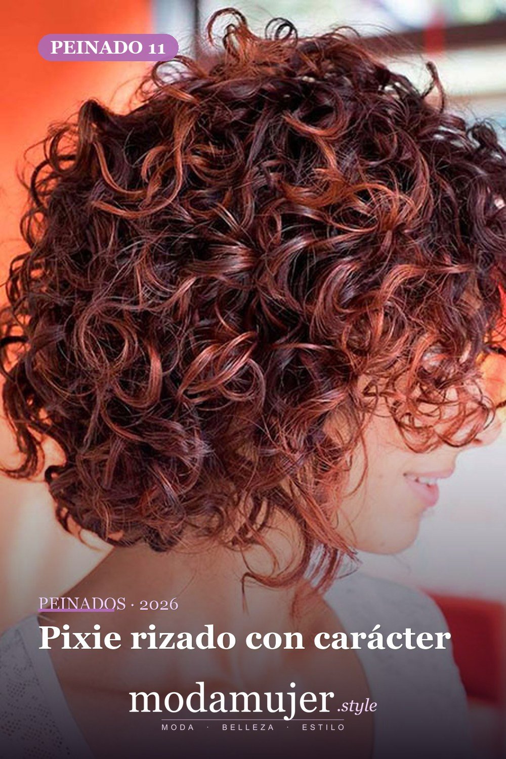 Pixie rizado con carácter — 25 peinados para cabello corto y rizado
