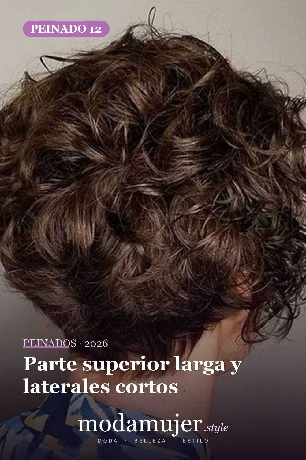 Parte superior larga y laterales cortos — 25 peinados para cabello corto y rizado