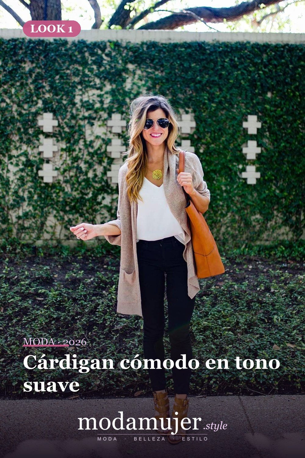 Cárdigan cómodo en tono suave — 27 ideas elegantes para vestir con jeans negros