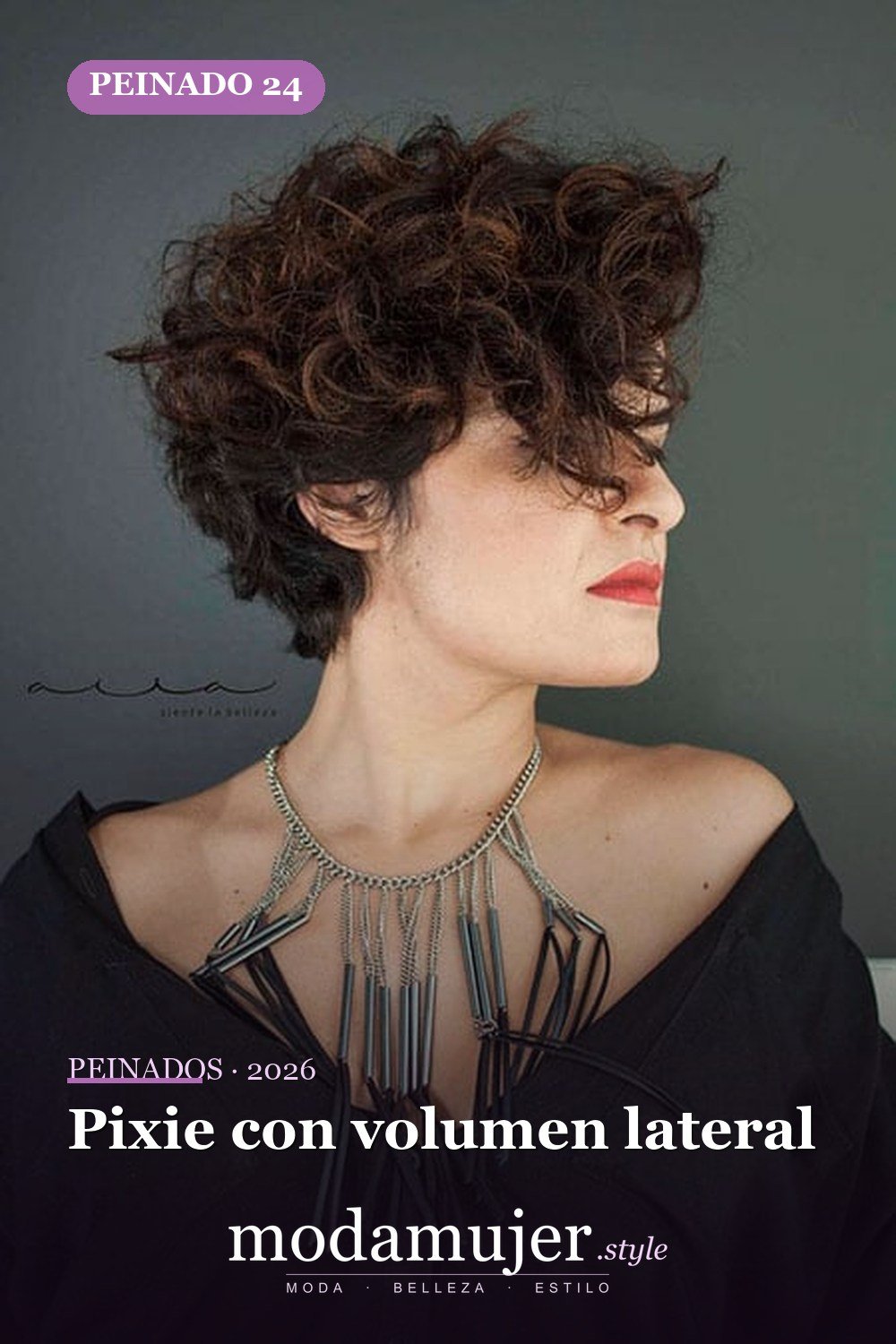 Pixie con volumen lateral — 28 cortes de pelo para cabello corto y rizado
