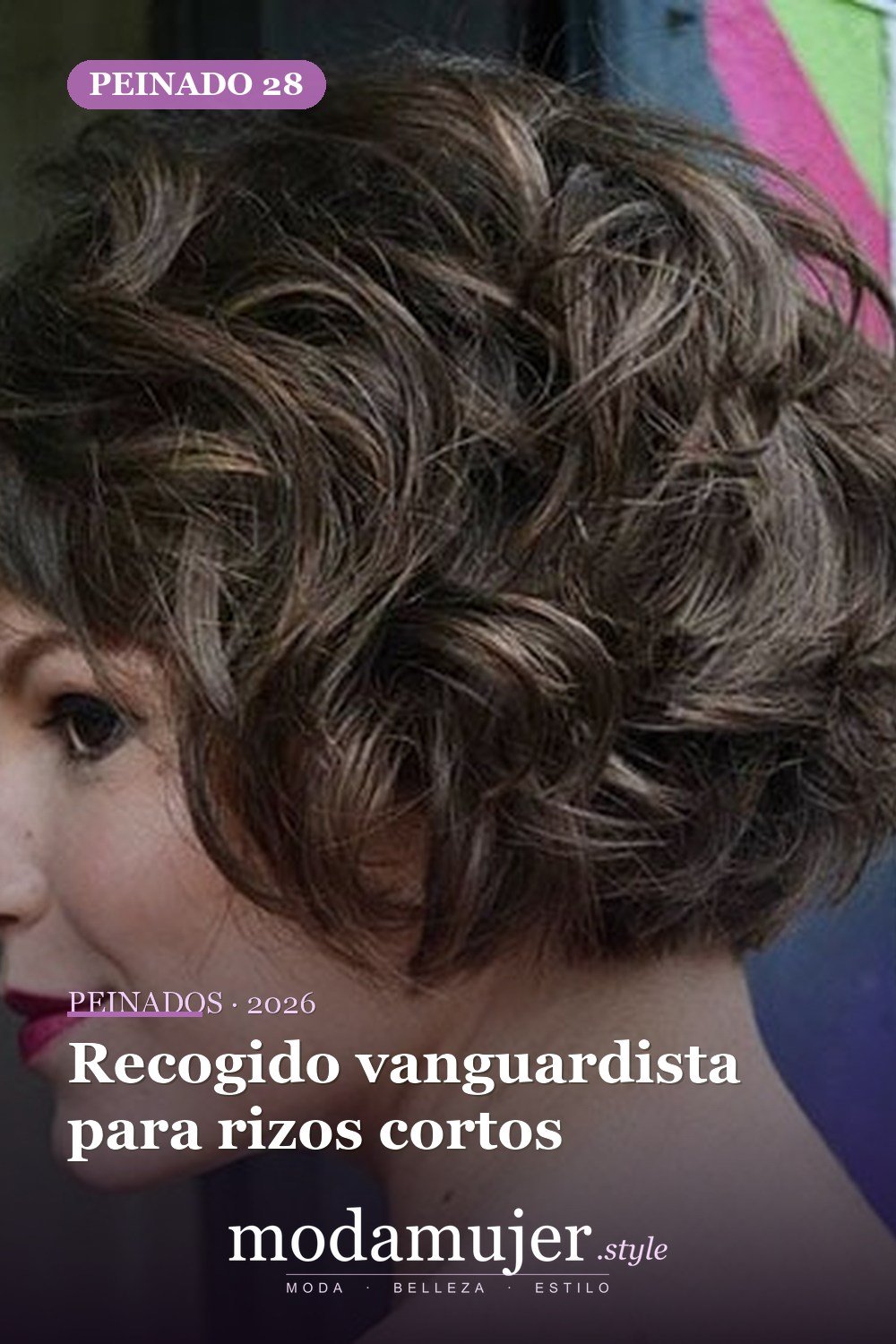 Recogido vanguardista para rizos cortos — 28 cortes de pelo para cabello corto y rizado