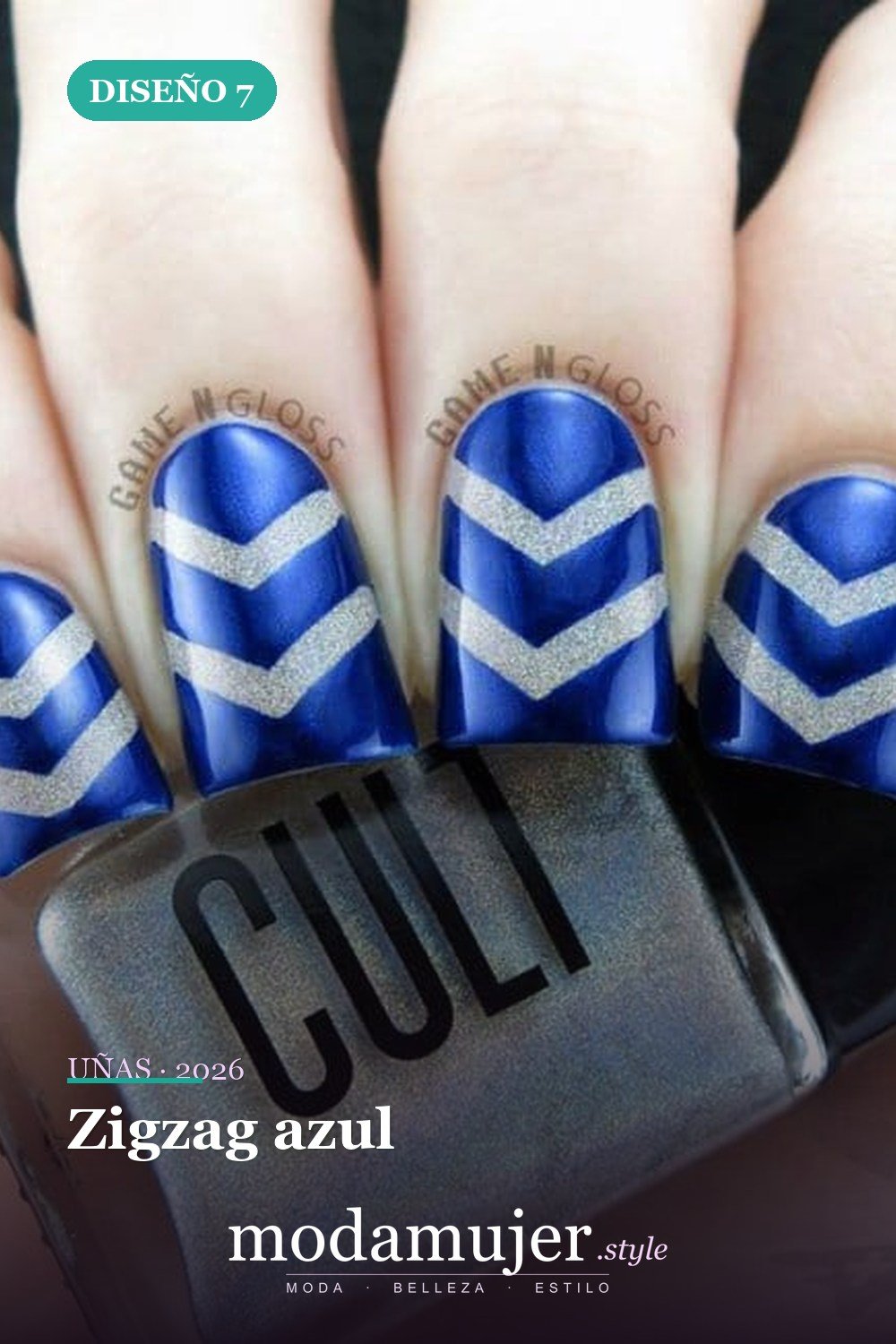Zigzag azul — 29 Adorables Diseños de Uñas Azules para 2026
