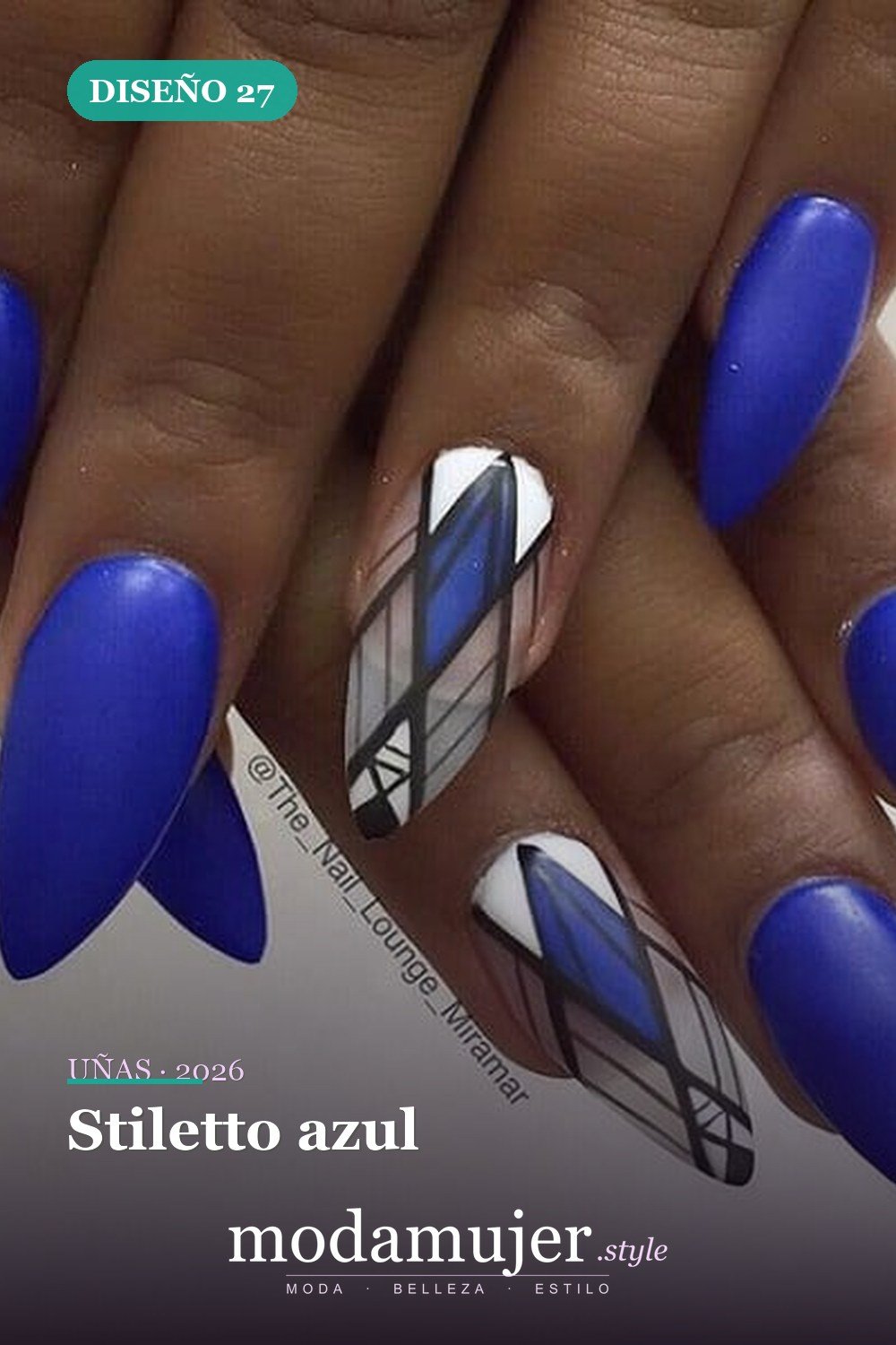 Stiletto azul — 29 Adorables Diseños de Uñas Azules para 2026