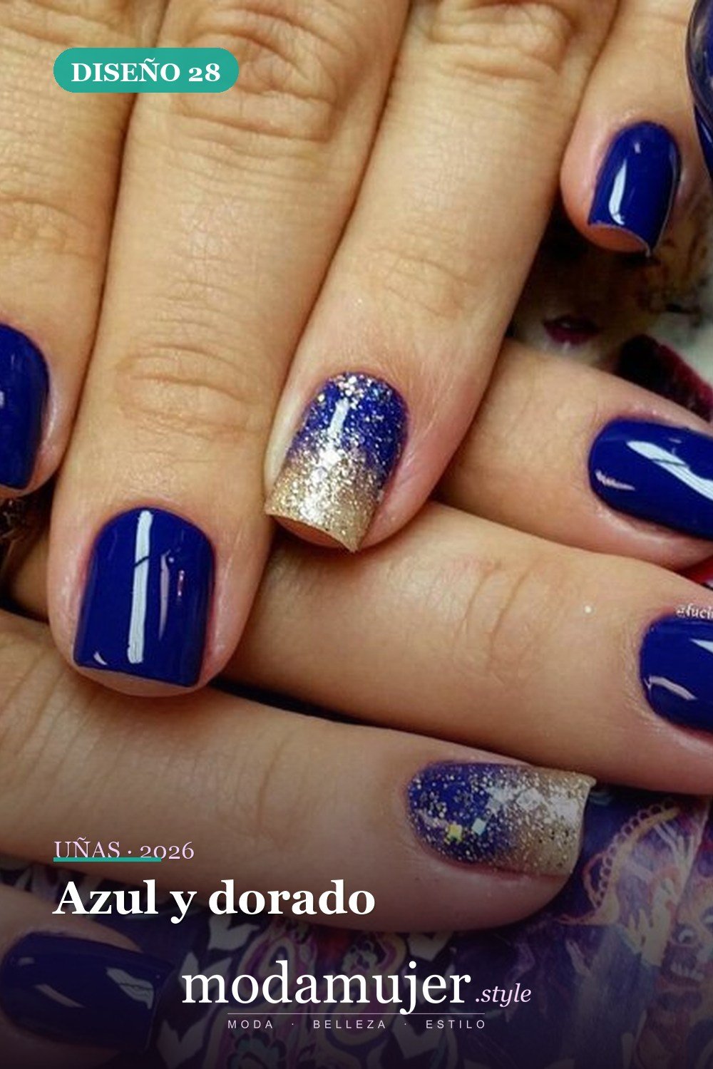 Azul y dorado — 29 Adorables Diseños de Uñas Azules para 2026