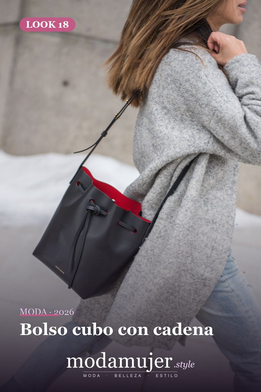 Bolso cubo con cadena — 29 ideas de atuendos de bolsos tipo cubo que toda chica debe probar