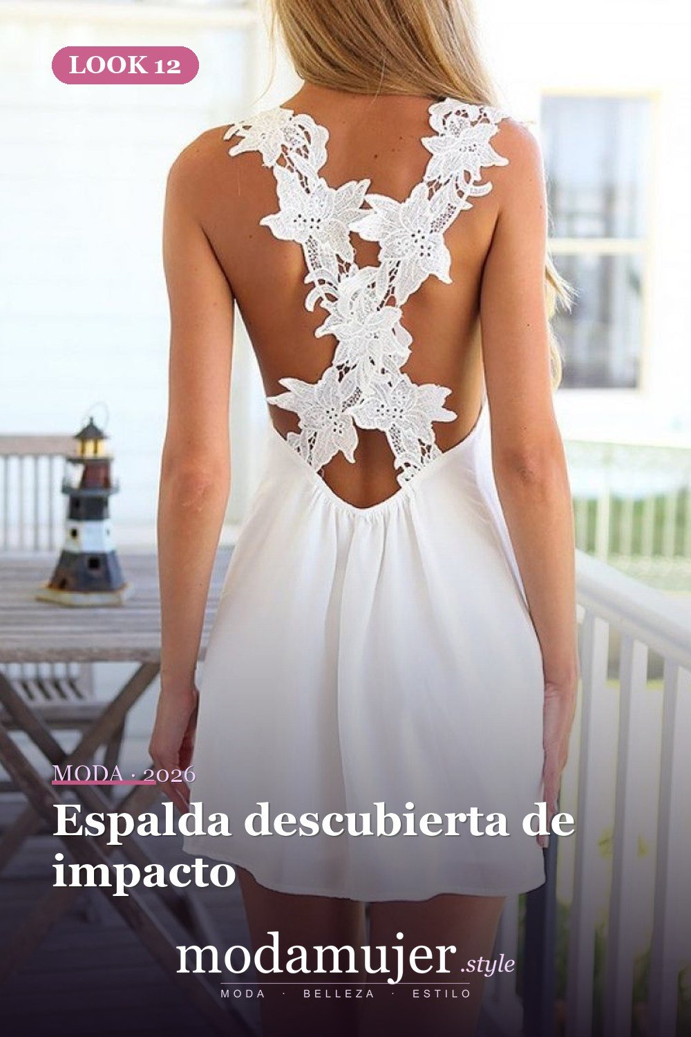 Espalda descubierta de impacto — 30 diseños de vestidos de graduación blancos para chicas con estilo