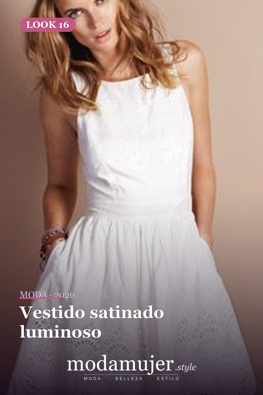 Vestido satinado luminoso — 30 diseños de vestidos de graduación blancos para chicas con estilo
