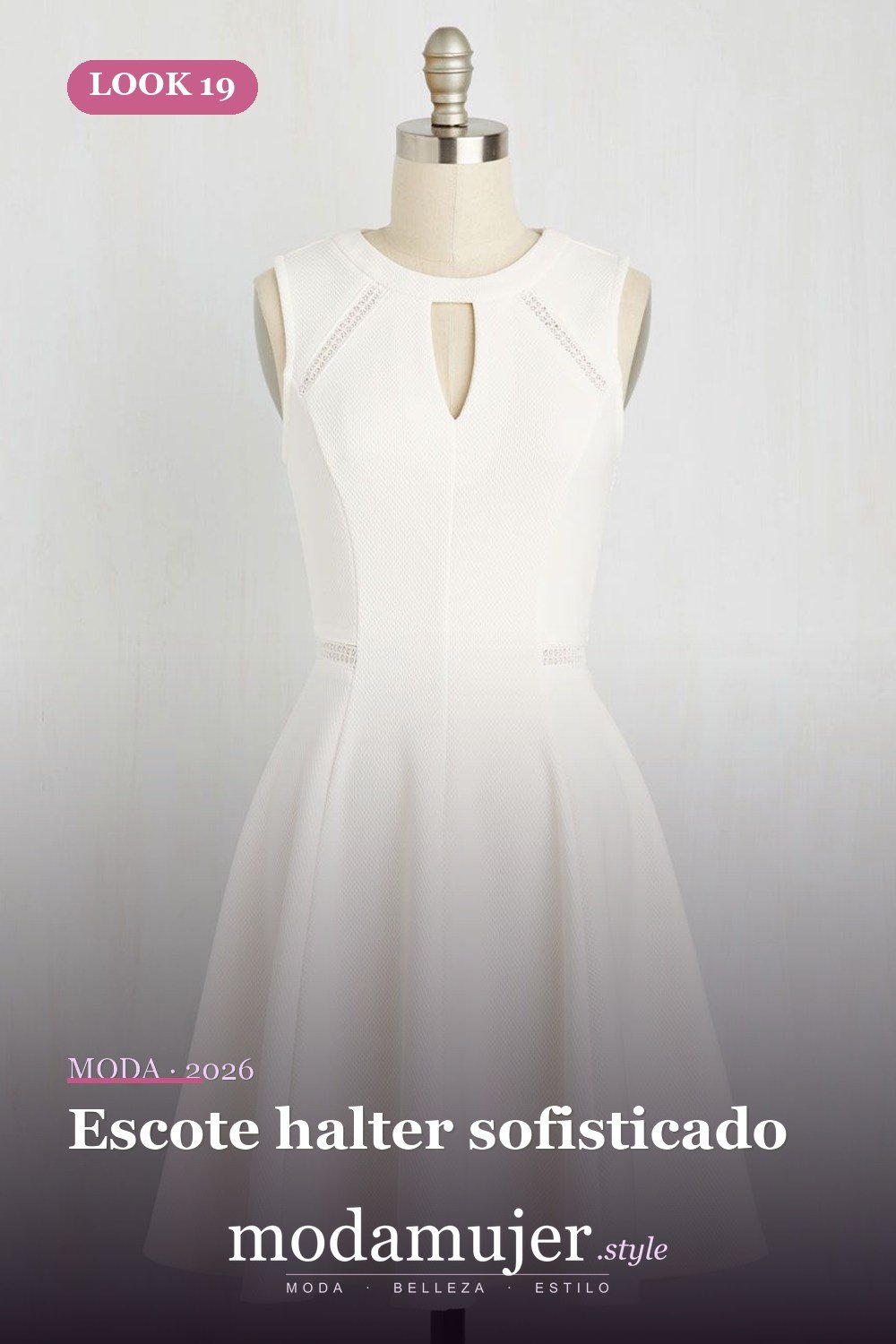 Escote halter sofisticado — 30 diseños de vestidos de graduación blancos para chicas con estilo