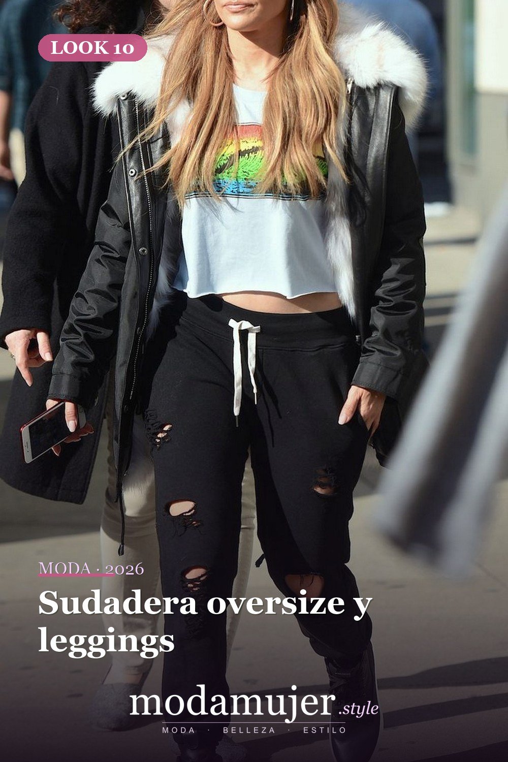 Sudadera oversize y leggings — 30 ideas de moda urbana de invierno para mujer en 2026