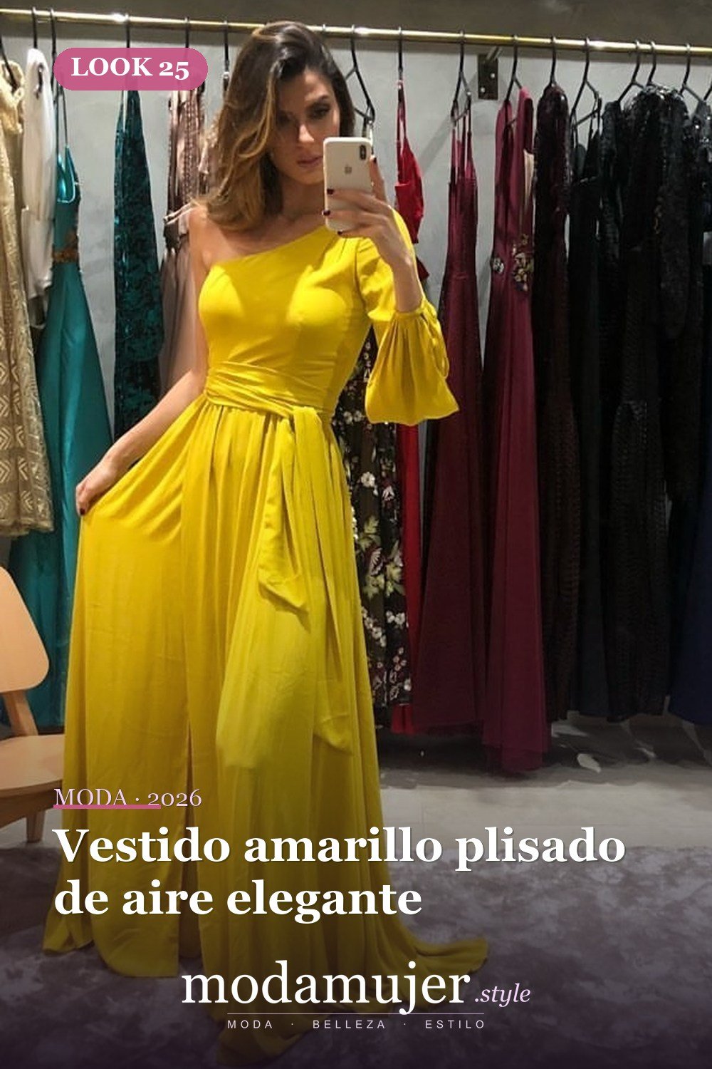 Vestido amarillo plisado de aire elegante — 30 largos vestidos amarillos cómodos para esta primavera