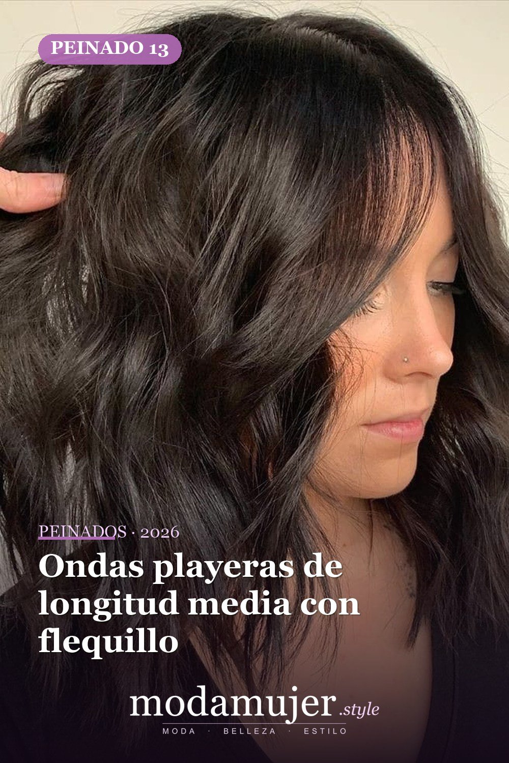 Ondas playeras de longitud media con flequillo — 30 mejores estilos de cabello de longitud media con flequillo