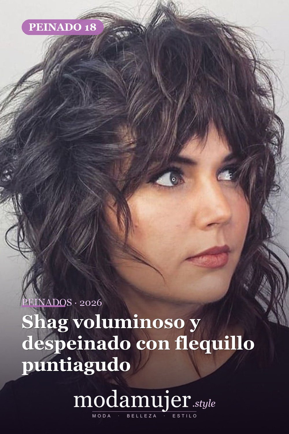 Shag voluminoso y despeinado con flequillo puntiagudo — 30 mejores estilos de cabello de longitud media con flequillo