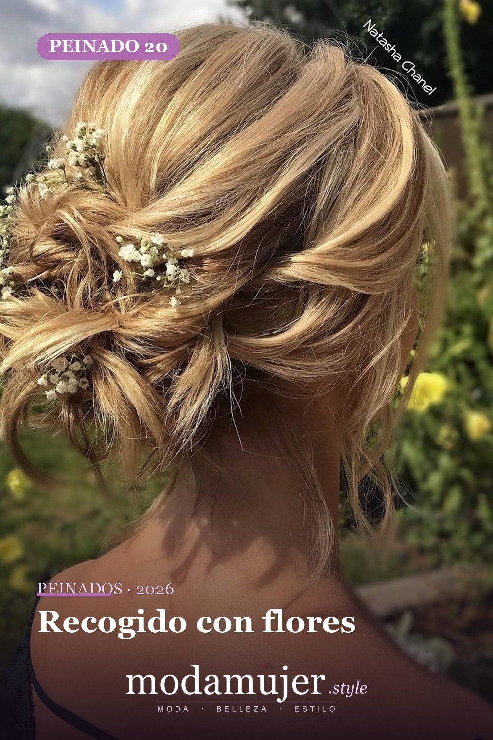 Recogido con flores — 30 Updos para cabello corto que te harán sentir inspirada y segura en 2026