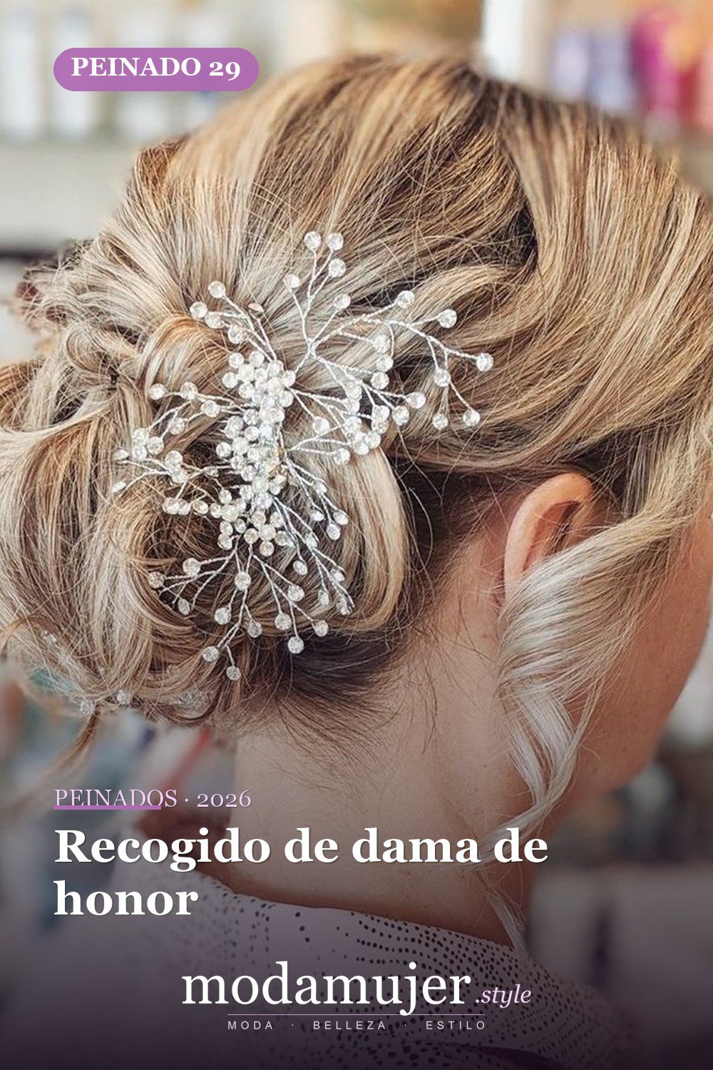 Recogido de dama de honor — 30 Updos para cabello corto que te harán sentir inspirada y segura en 2026