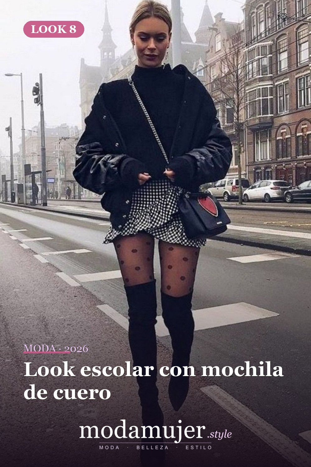 Look escolar con mochila de cuero — 31 trajes de moda casual de invierno lindos para chica adolescente 2026