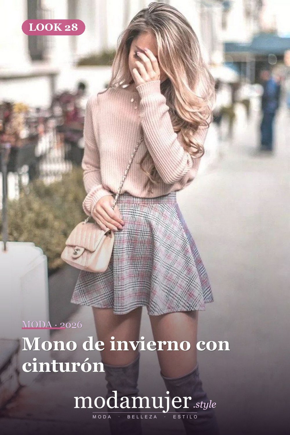 Mono de invierno con cinturón — 31 trajes de moda casual de invierno lindos para chica adolescente 2026