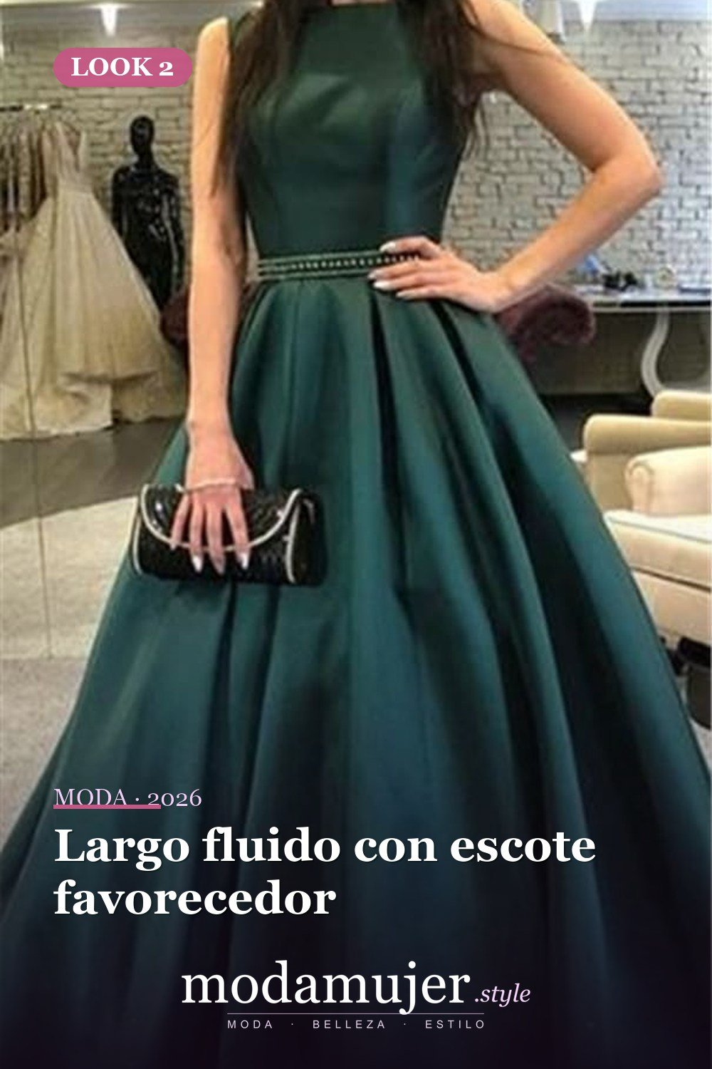 Largo fluido con escote favorecedor — 32 vestidos de fiesta de gasa que disfrutarás