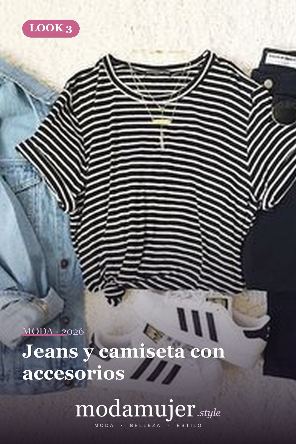 Jeans y camiseta con accesorios — 33 Outfits Casuales Más Populares Para Mejorar Tu Estilo