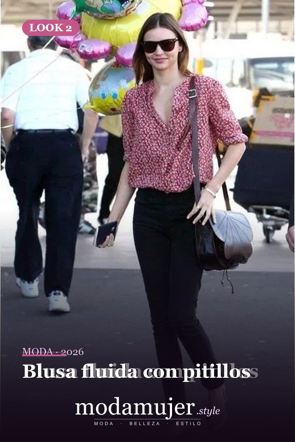 Blusa fluida con pitillos — 34 conjuntos casuales de verano para mujeres con pantalones vaqueros