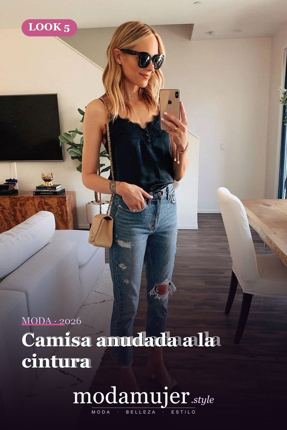Camisa anudada a la cintura — 34 conjuntos casuales de verano para mujeres con pantalones vaqueros