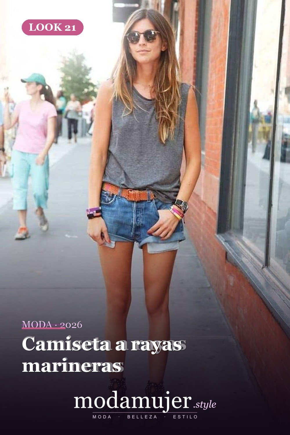Camiseta a rayas marineras — 34 conjuntos casuales de verano para mujeres con pantalones vaqueros
