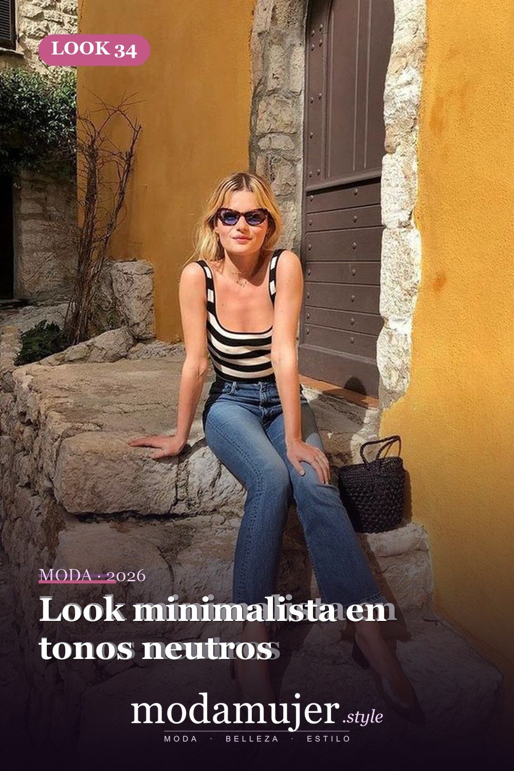 Look minimalista en tonos neutros — 34 conjuntos casuales de verano para mujeres con pantalones vaqueros