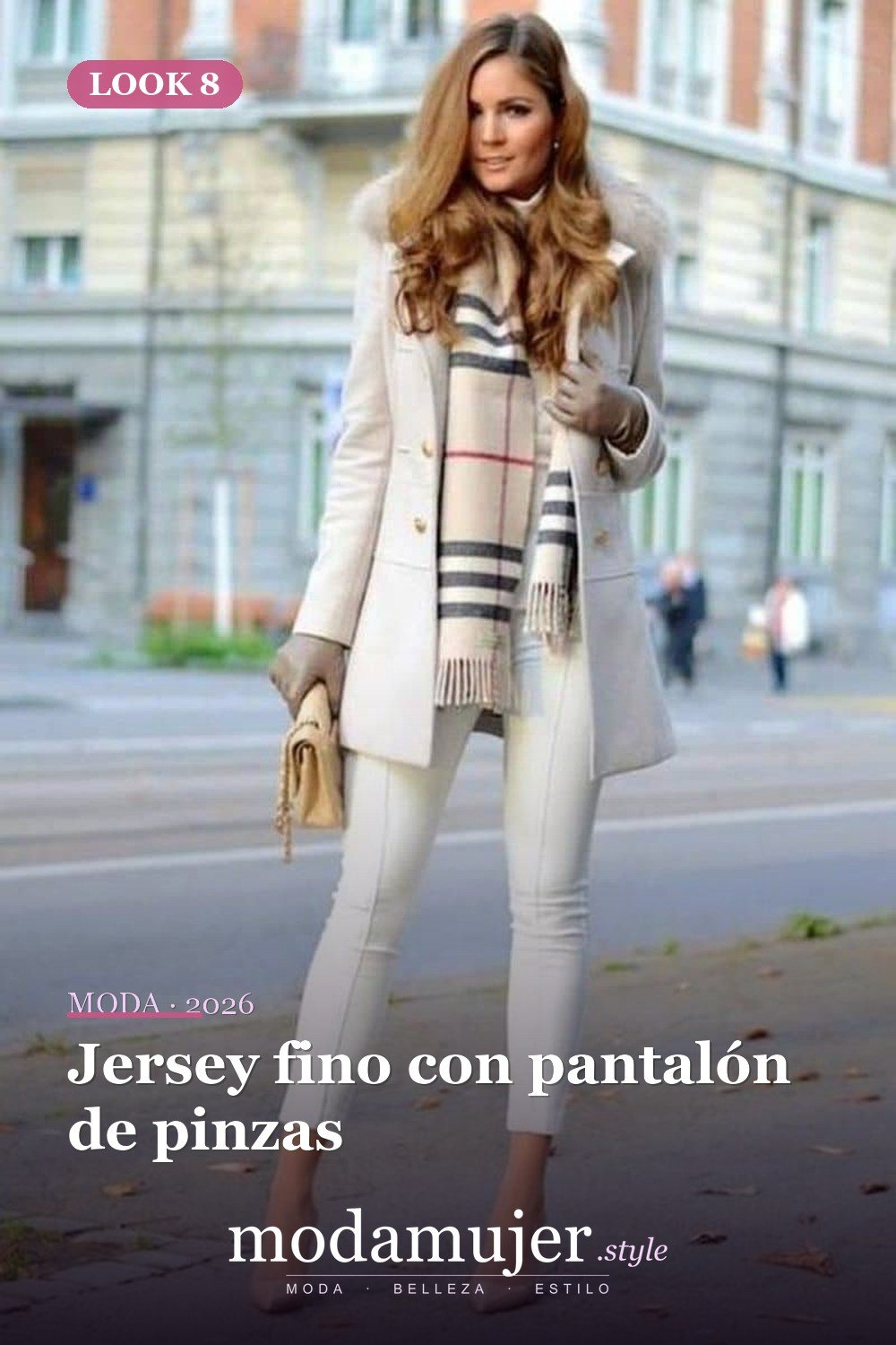 Jersey fino con pantalón de pinzas — 34 outfits de oficina cómodos y elegantes para mujer en 2026