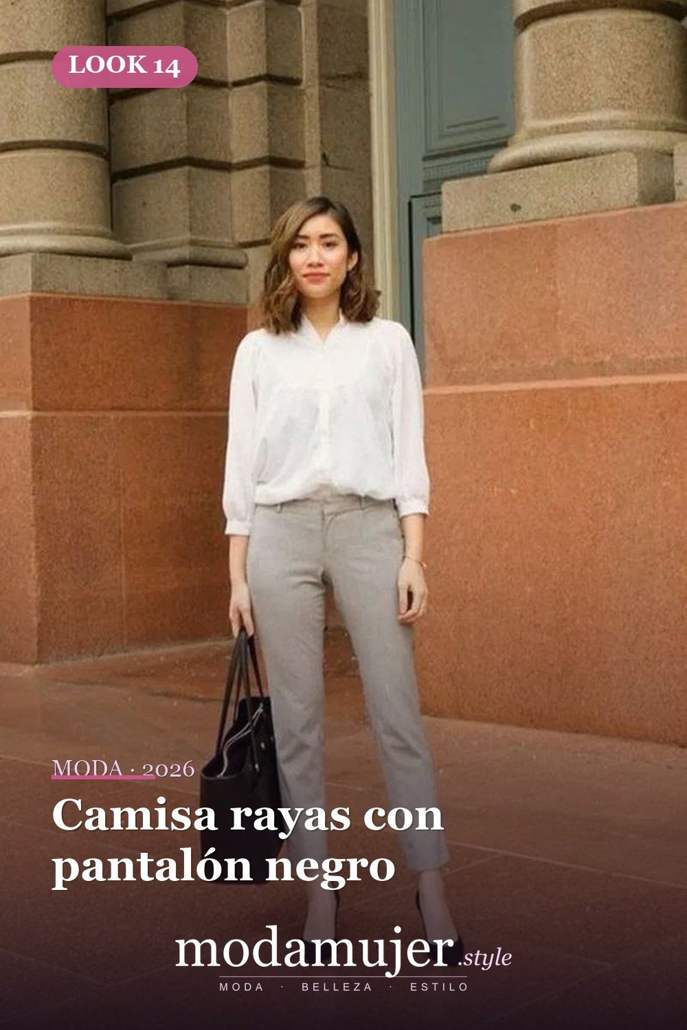 Camisa rayas con pantalón negro — 34 outfits de oficina cómodos y elegantes para mujer en 2026