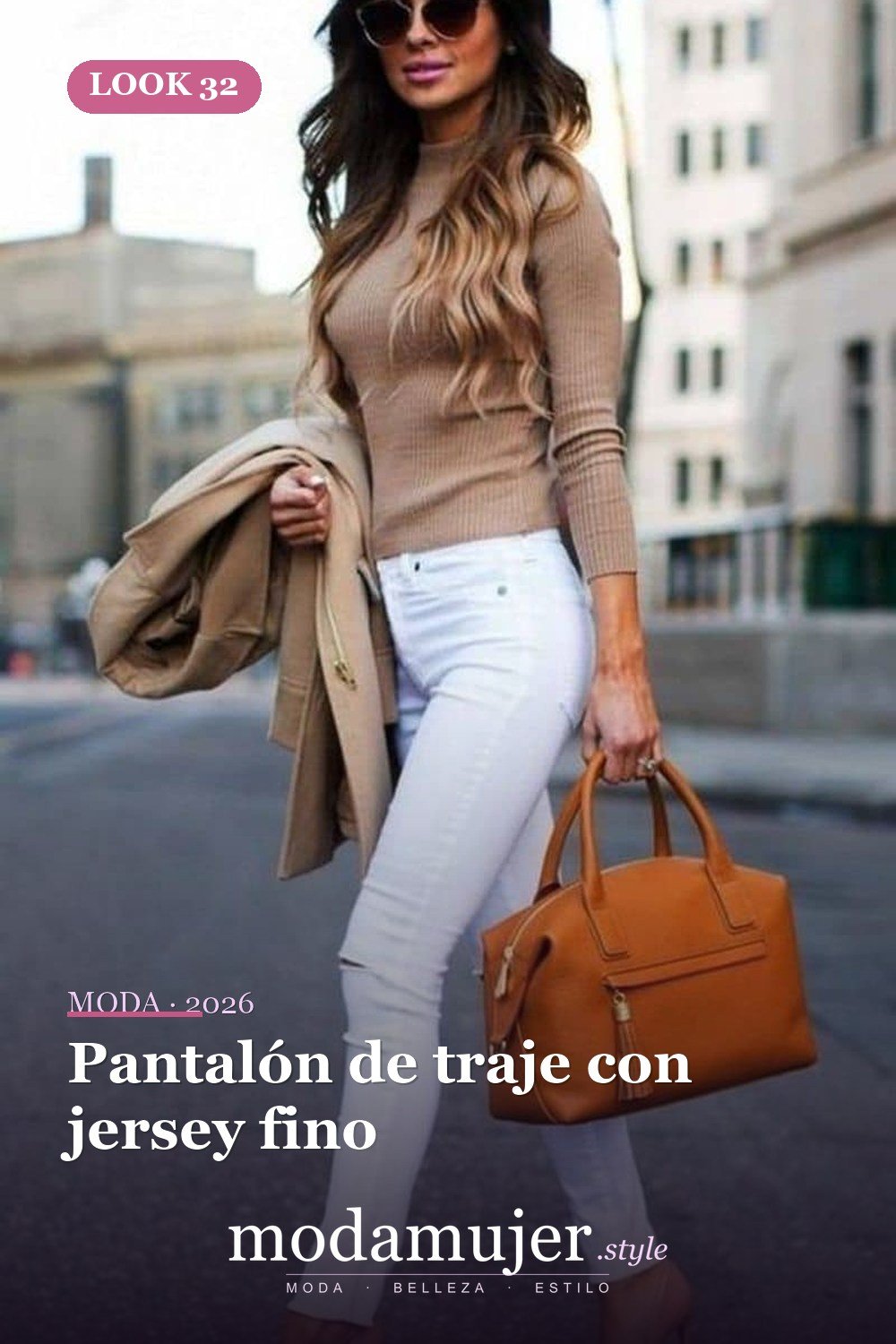 Pantalón de traje con jersey fino — 34 outfits de oficina cómodos y elegantes para mujer en 2026