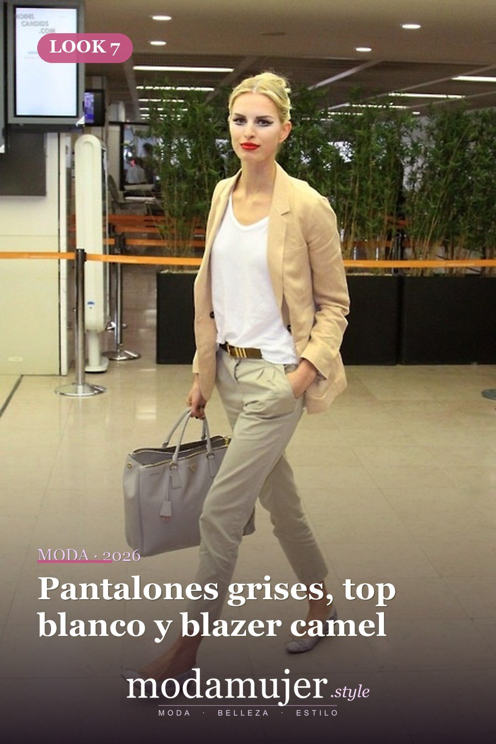 Pantalones grises, top blanco y blazer camel — 35 atuendos de trabajo elegantes y cómodos con zapatos planos