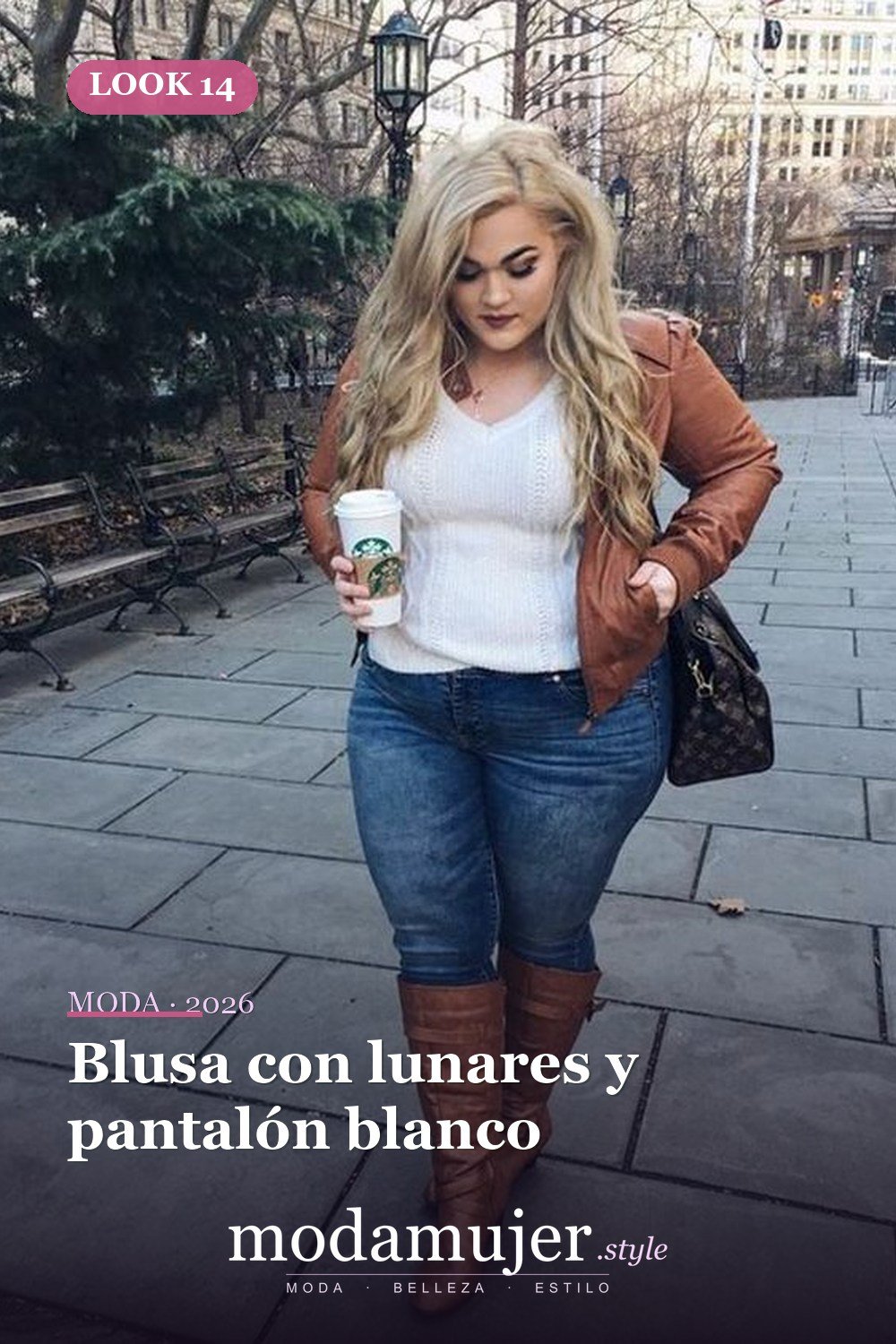 Blusa con lunares y pantalón blanco — 35 ideas de trajes casuales de primavera para mujeres de talla grande