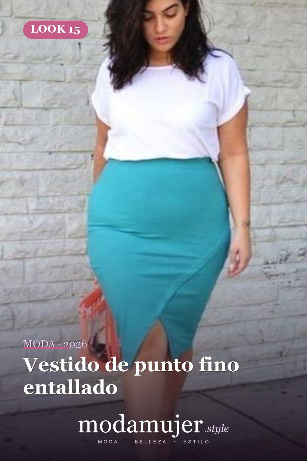 Vestido de punto fino entallado — 35 ideas de trajes casuales de primavera para mujeres de talla grande