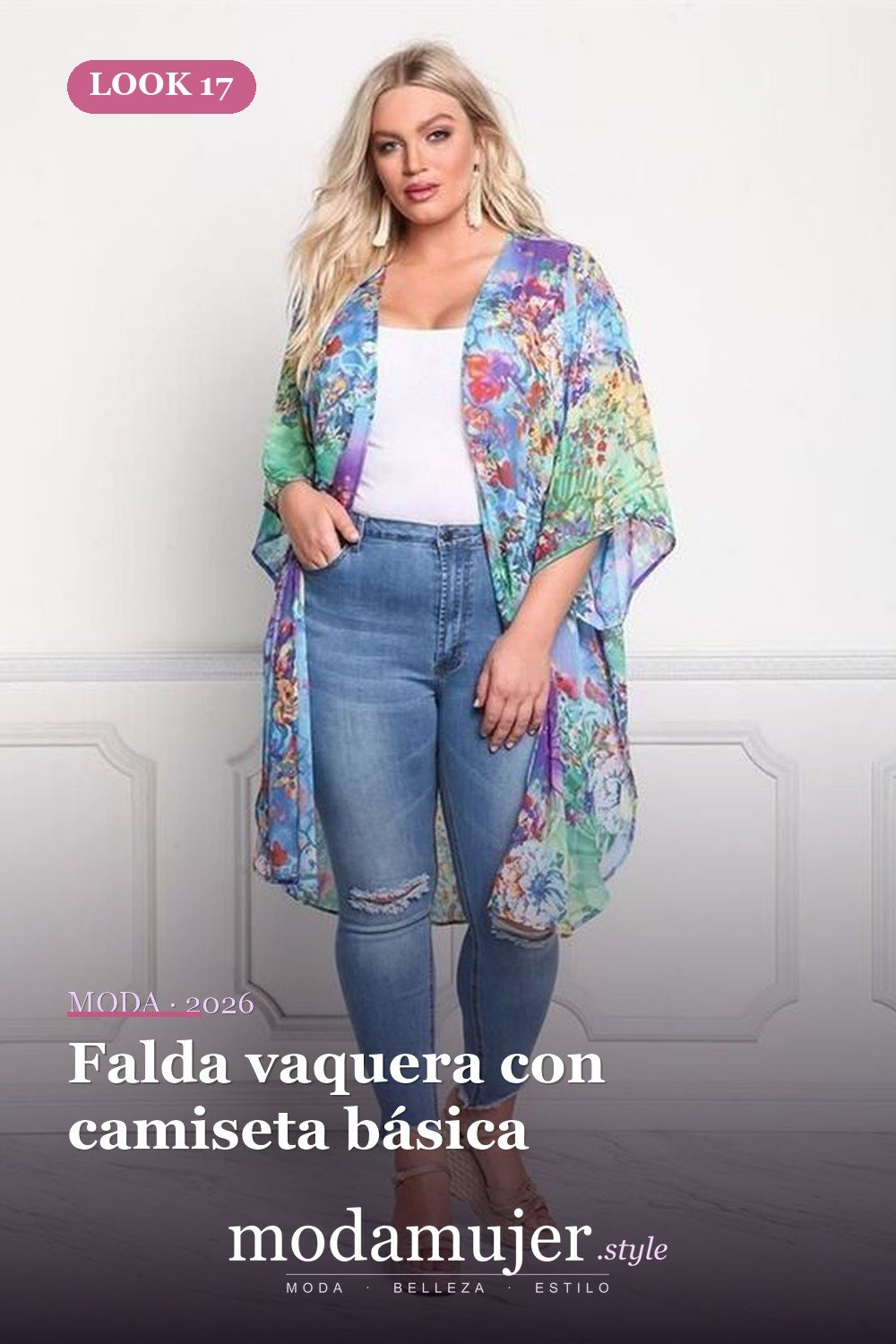 Falda vaquera con camiseta básica — 35 ideas de trajes casuales de primavera para mujeres de talla grande