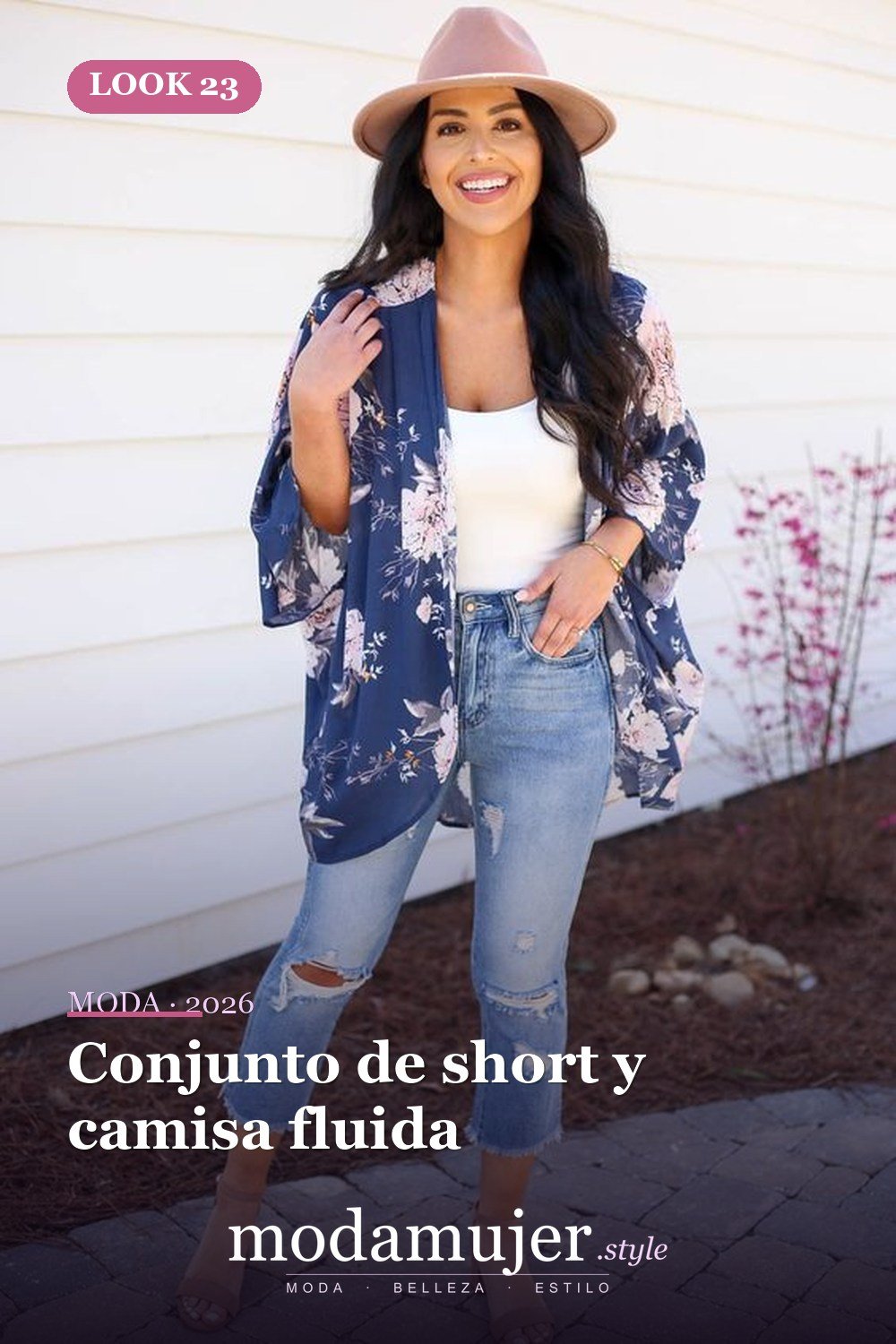 Conjunto de short y camisa fluida — 35 ideas de trajes casuales de primavera para mujeres de talla grande