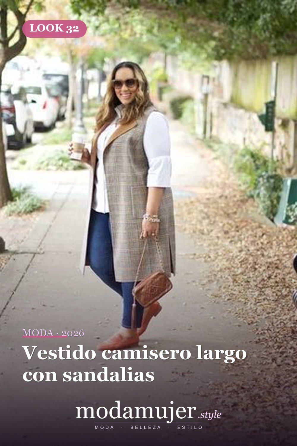 Vestido camisero largo con sandalias — 35 ideas de trajes casuales de primavera para mujeres de talla grande