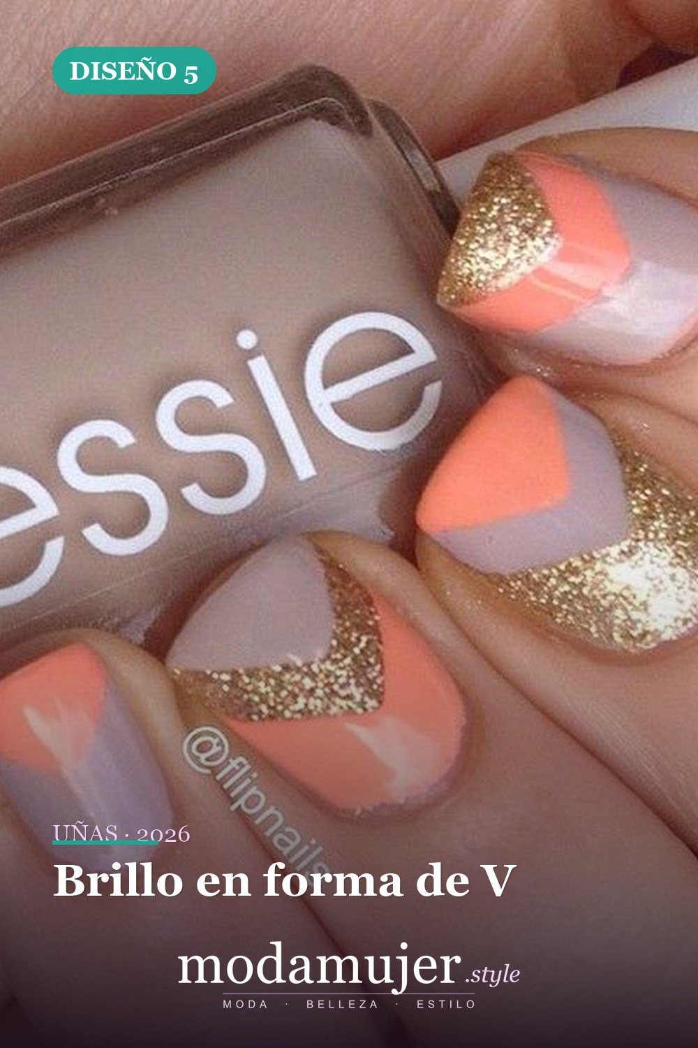 Brillo en forma de V — 35 increíbles diseños de uñas con brillo para 2026