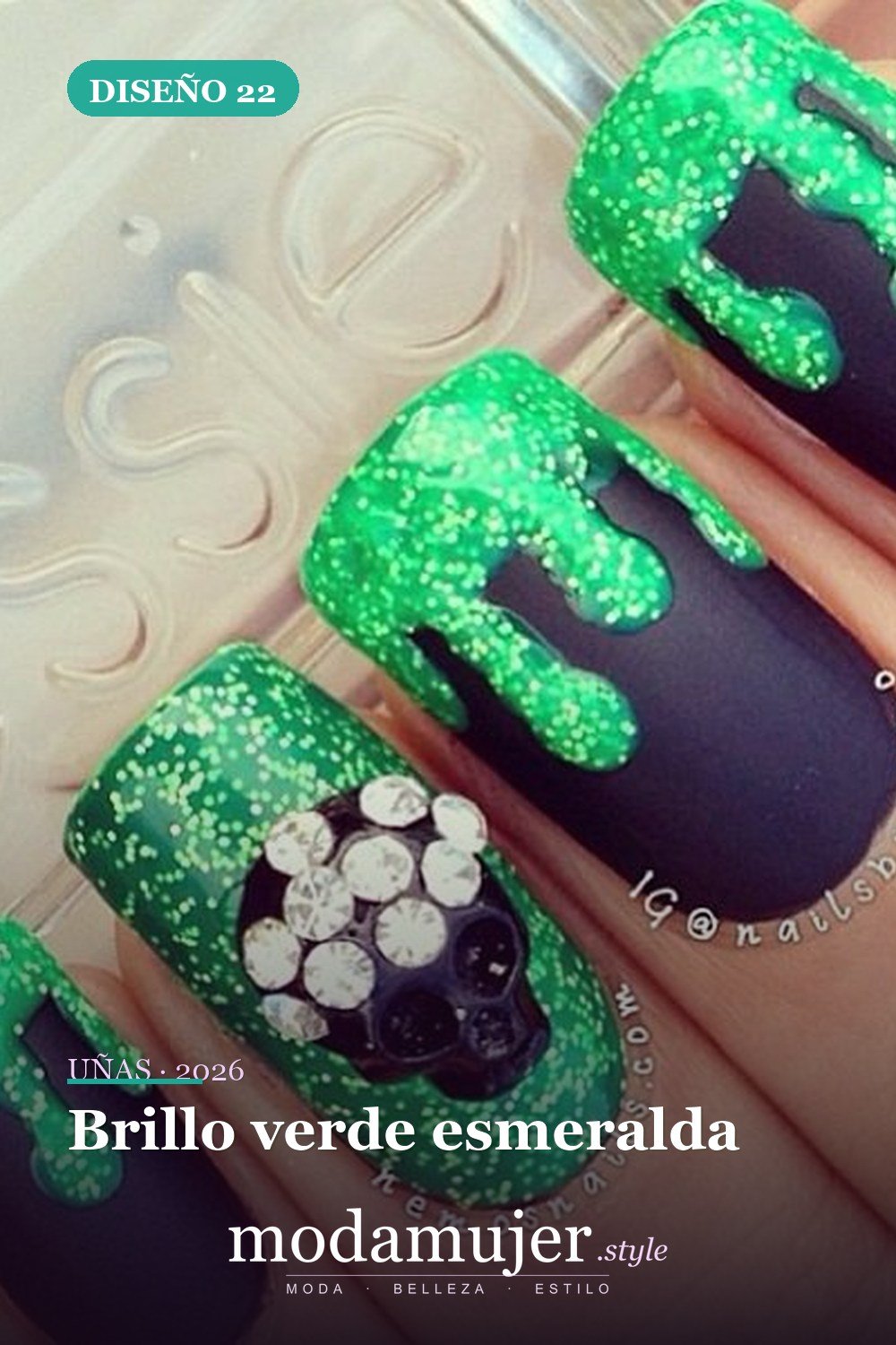 Brillo verde esmeralda — 35 increíbles diseños de uñas con brillo para 2026