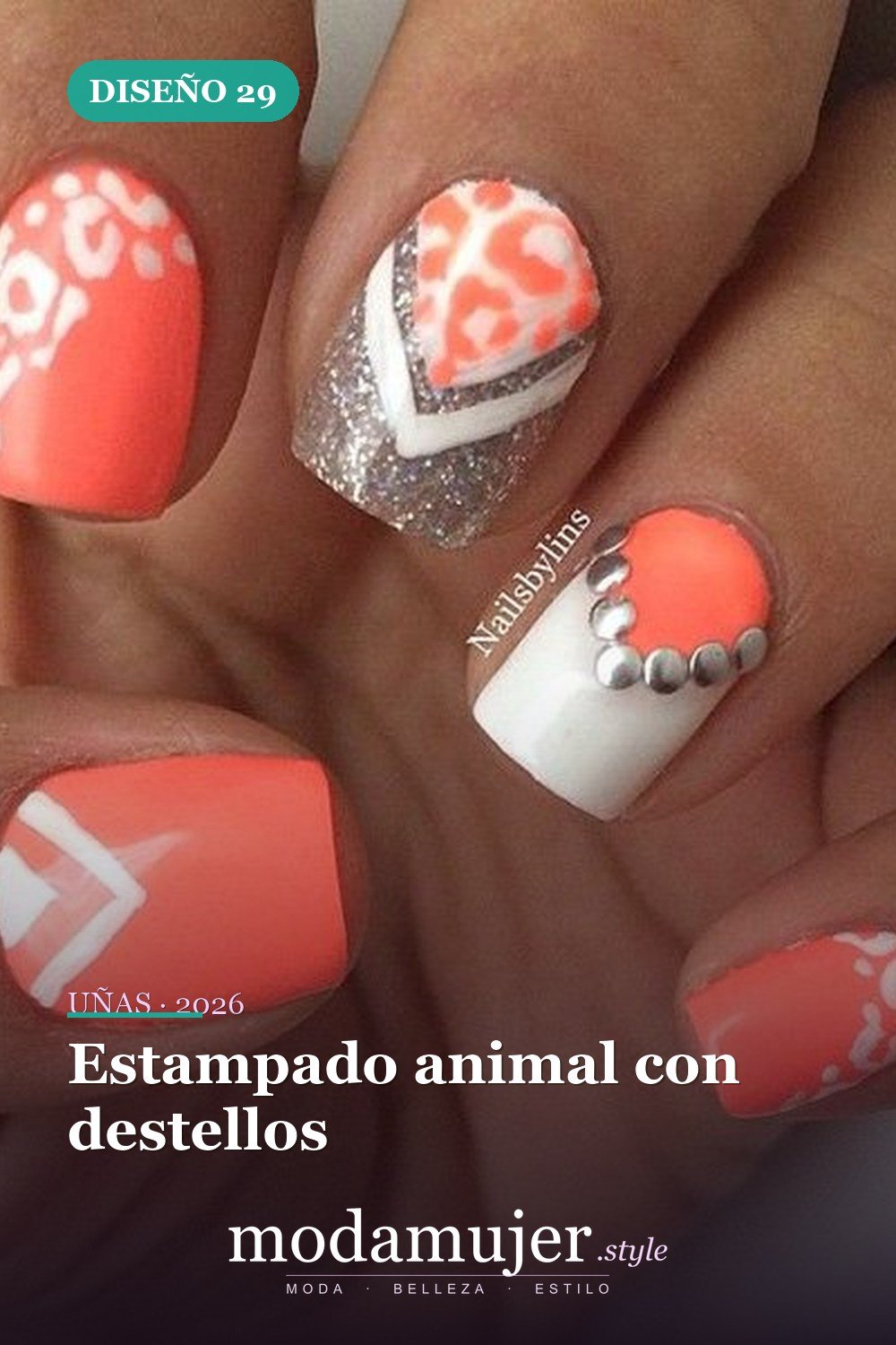 Estampado animal con destellos — 35 increíbles diseños de uñas con brillo para 2026