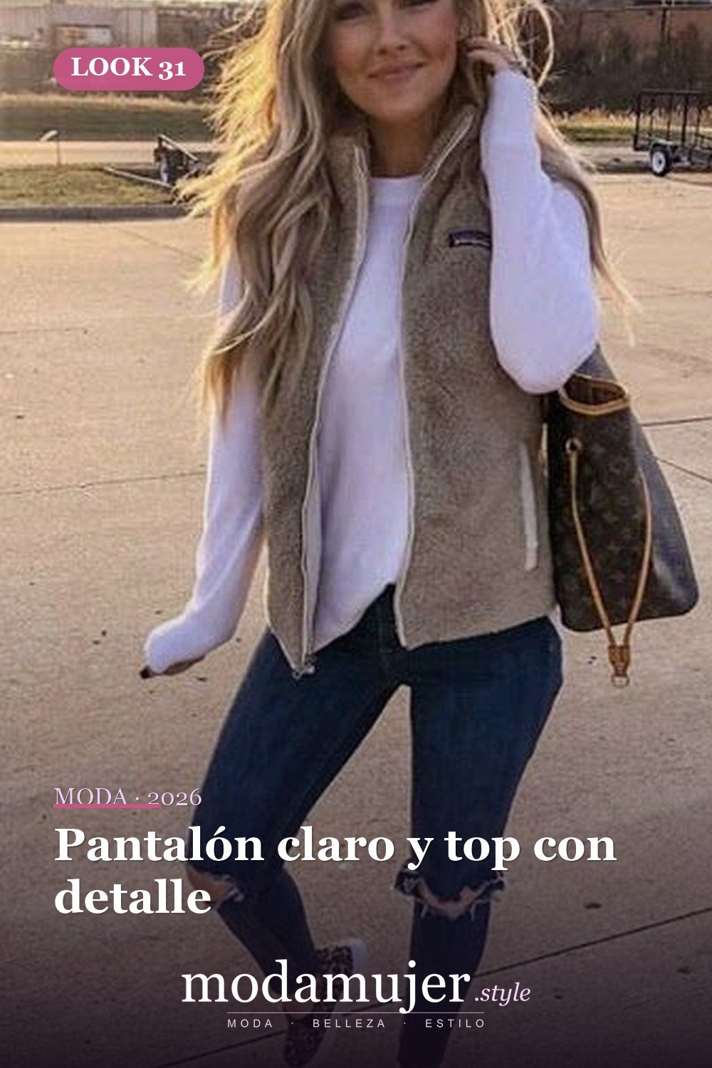 Pantalón claro y top con detalle — 35 mejores conjuntos casuales de primavera para que las mujeres se vean lindas