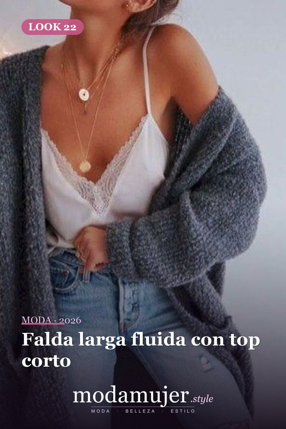 Falda larga fluida con top corto — 35 ideas de trajes casuales populares este verano