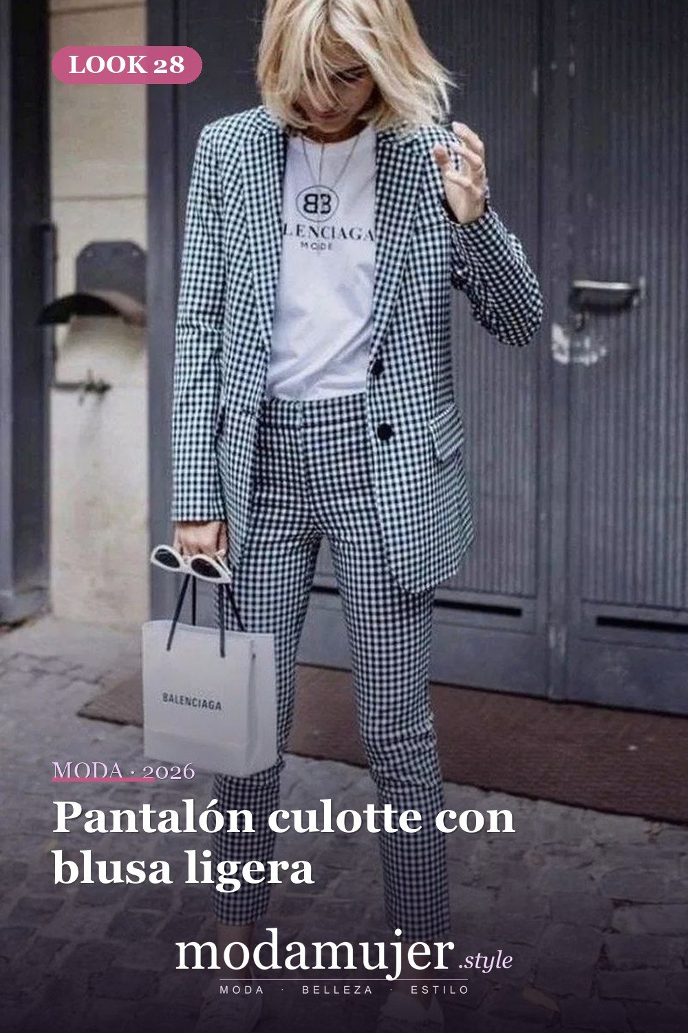 Pantalón culotte con blusa ligera — 35 ideas de trajes casuales populares este verano