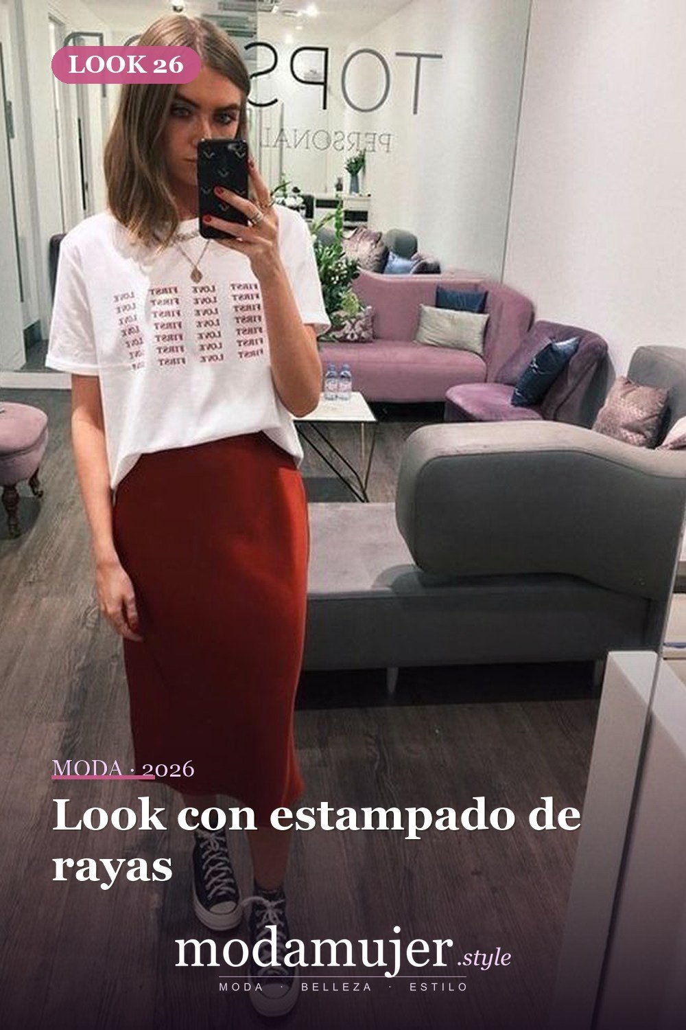 Look con estampado de rayas — 35 trajes casuales de primavera para mujer con faldas midi