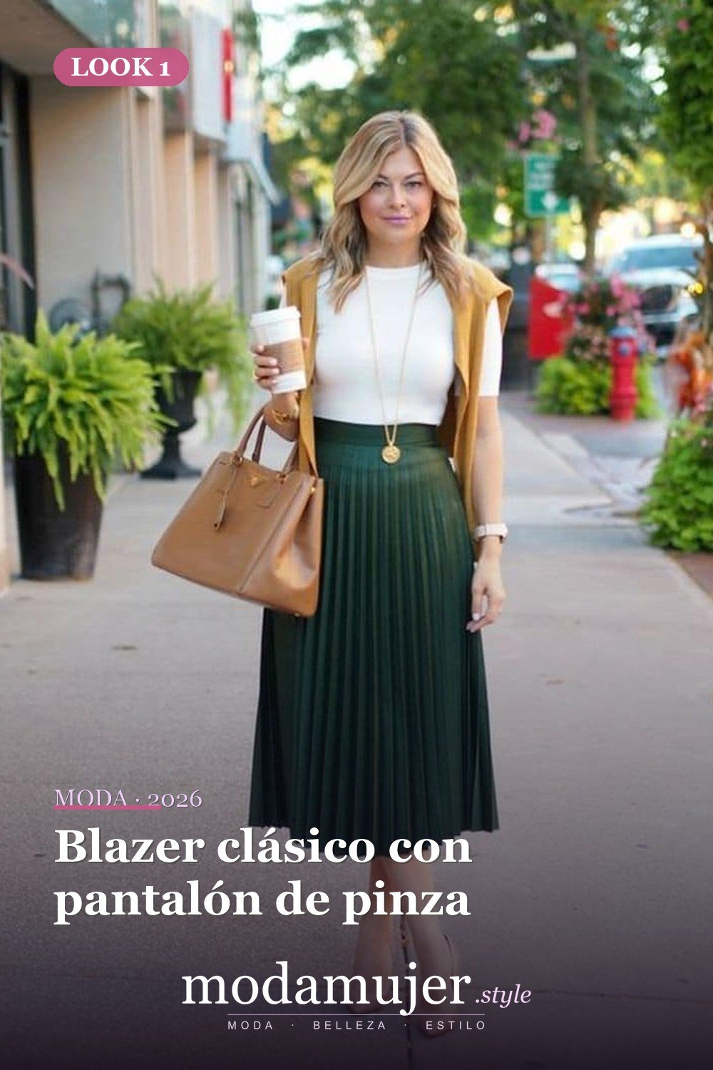 Blazer clásico con pantalón de pinza — 35 trajes de oficina profesionales y elegantes para mujeres