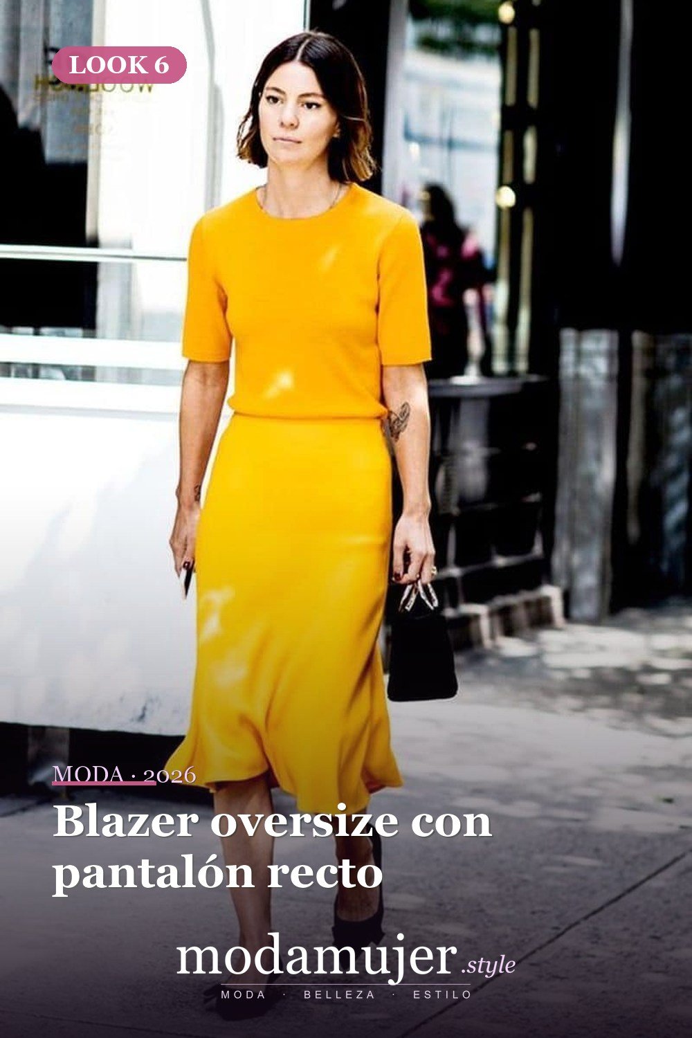 Blazer oversize con pantalón recto — 35 trajes de oficina profesionales y elegantes para mujeres