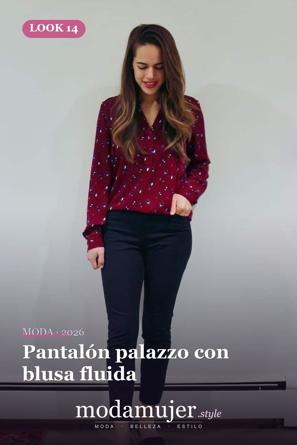 Pantalón palazzo con blusa fluida — 35 trajes de oficina profesionales y elegantes para mujeres