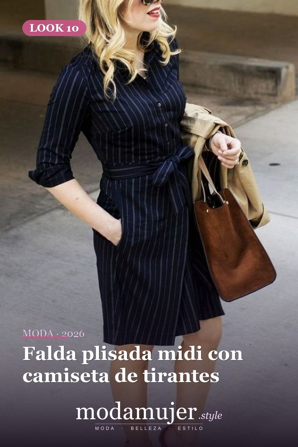 Falda plisada midi con camiseta de tirantes — 35 trajes de trabajo profesionales de verano para mujeres profesionales