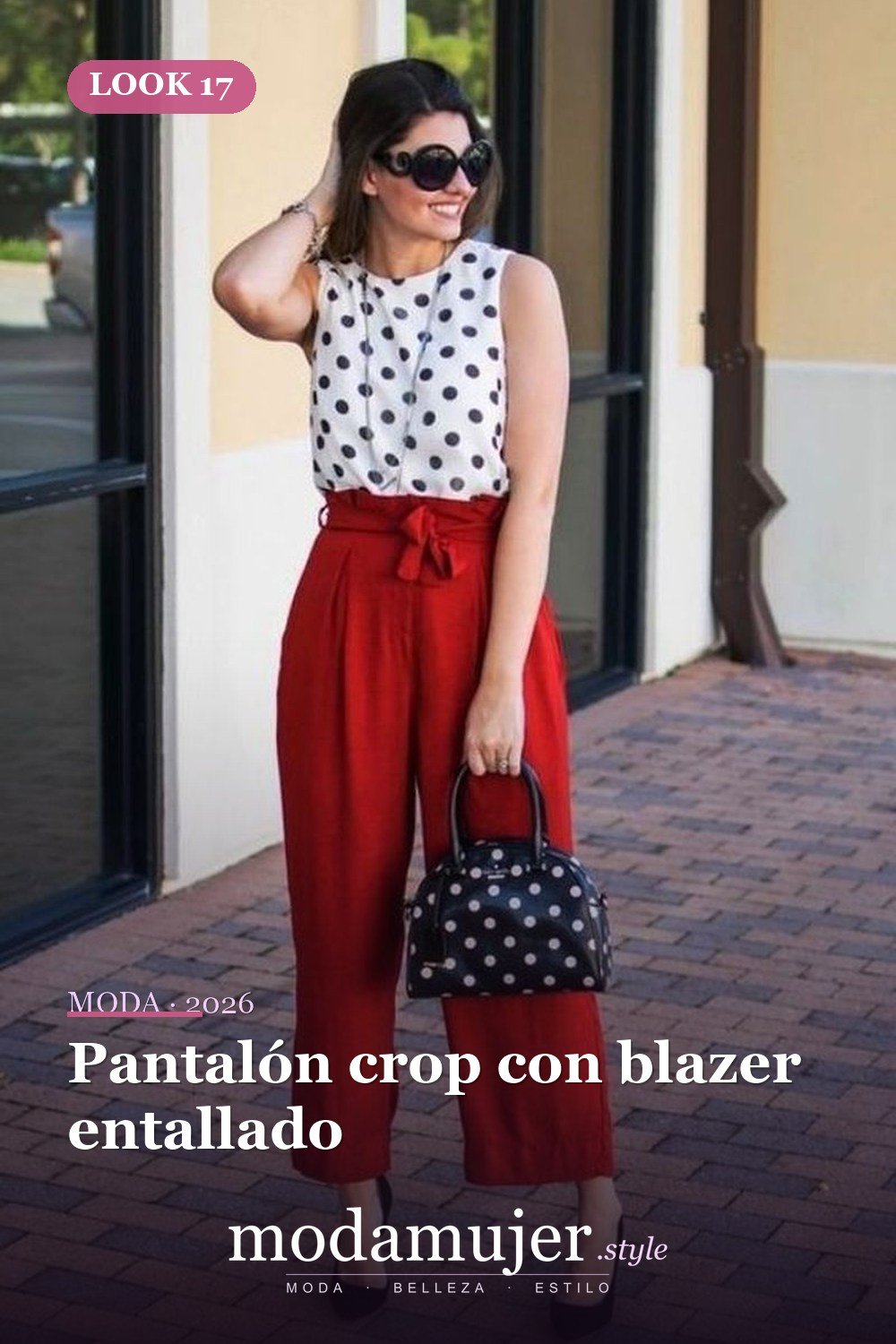 Pantalón crop con blazer entallado — 35 trajes de trabajo profesionales de verano para mujeres profesionales