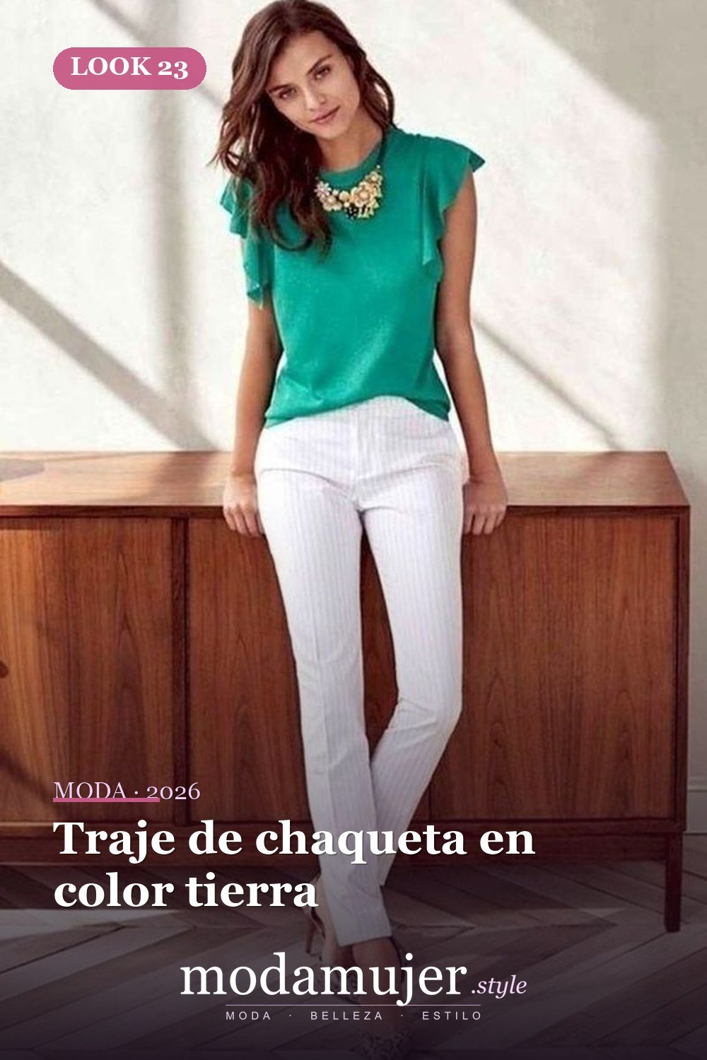 Traje de chaqueta en color tierra — 35 trajes de trabajo profesionales de verano para mujeres profesionales